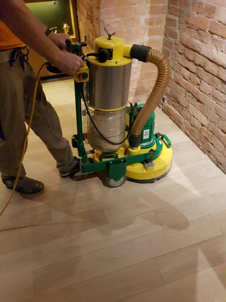 Profesjonalne cyklinowanie w Trójmieście przez firmę Master Parkiet